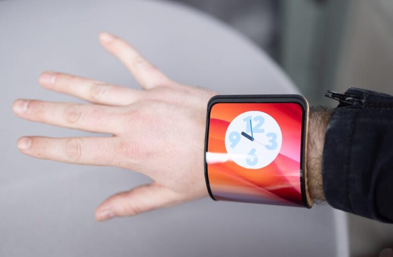 My Dream Wrist Phone Is Finally Here Thanks to Motorola’s New Concept     – CNET