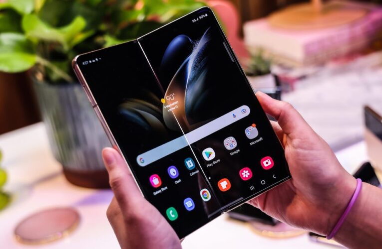 Samsung Galaxy Z Fold 4 Deals: Up to $1,200 Off With Verizon, Trade-In Offers     – CNET