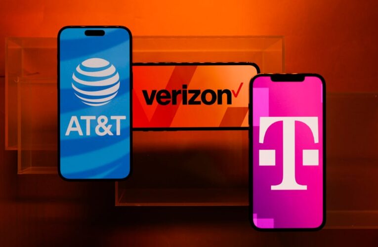 FCC Fines Verizon, T-Mobile and AT&T $200 Million for Sharing Customer Location Data     – CNET