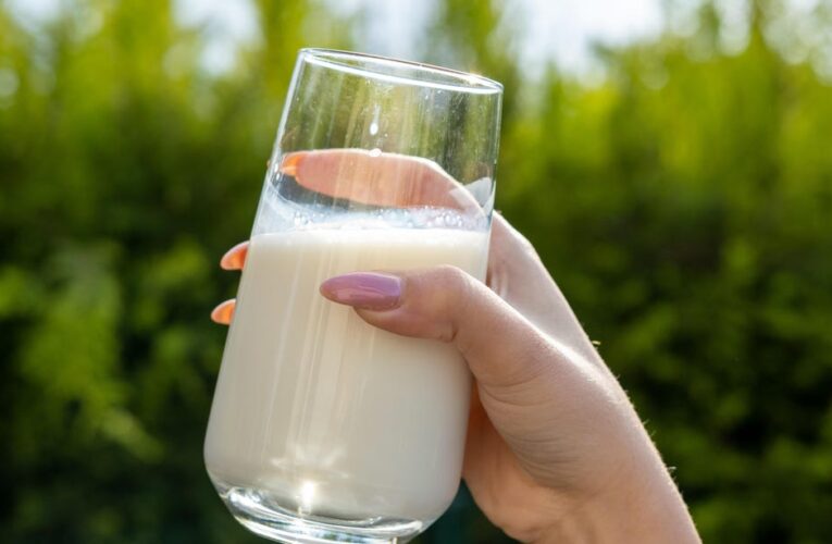 Is Unpasteurized or Raw Milk Safe to Drink?     – CNET