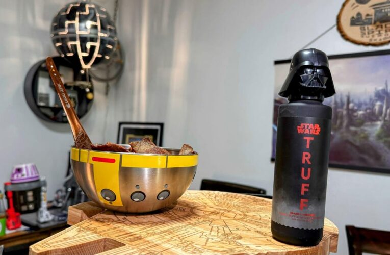 I Controlled My Fear and Tried the New Star Wars Dark Side Hot Sauce by Truff     – CNET