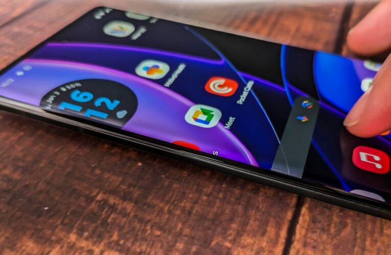 Motorola Edge Keeps the Curved Screen Design Alive     – CNET