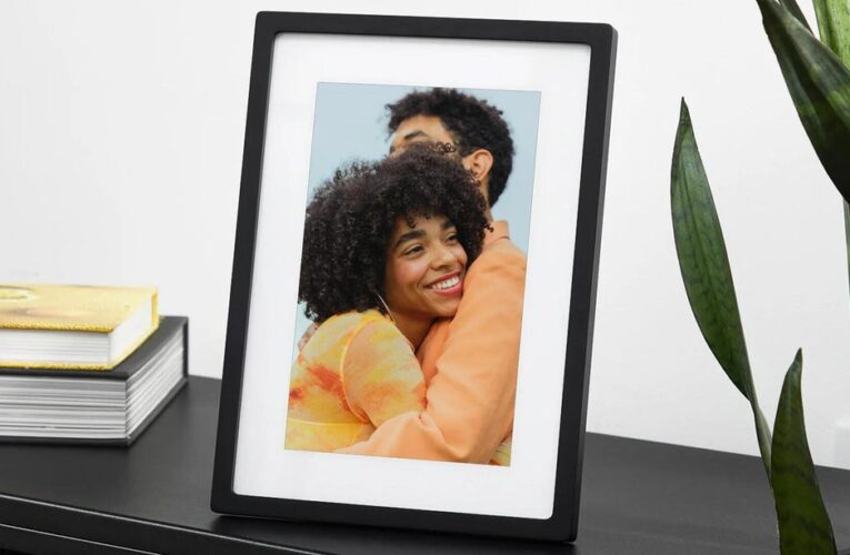 Last Chance: Save Up to $50 on Select Skylight Frames and Calendars for Mom     – CNET