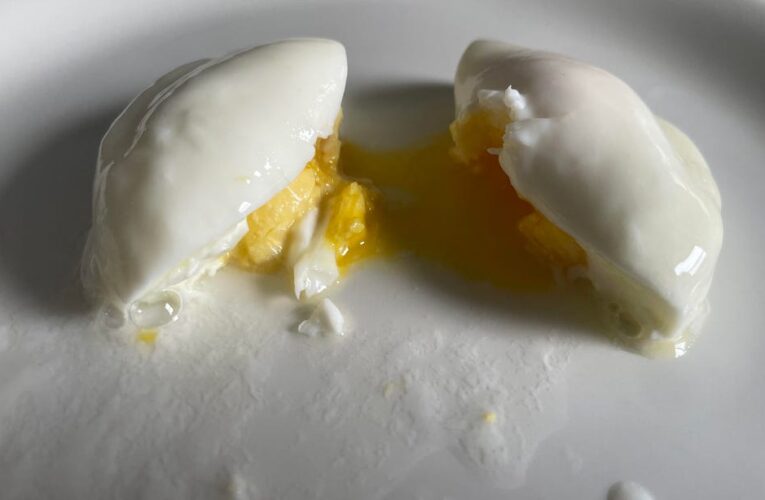 Ingenious Brunch Hack: Make Perfect Poached Eggs In Under a Minute     – CNET