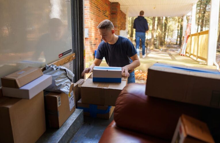 Is It Cheaper to Hire Movers or Do It Yourself? We Do the Math     – CNET