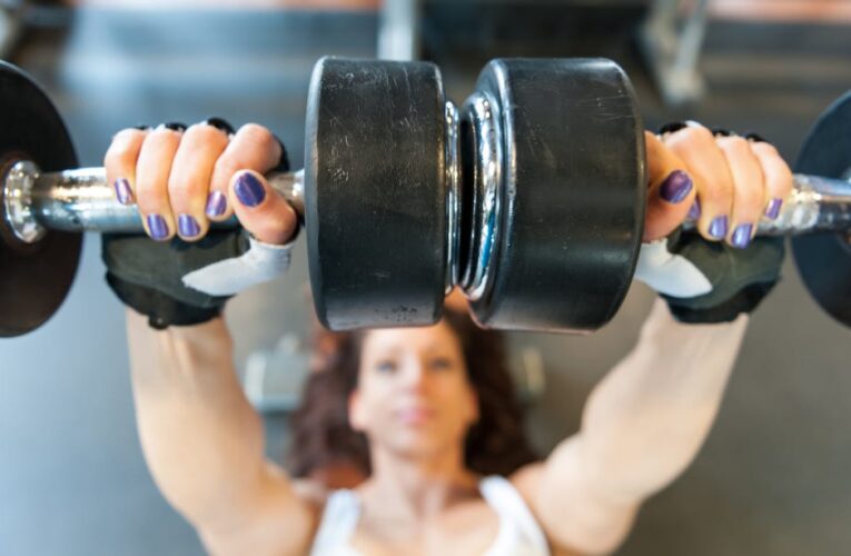 Lift Weights to Lose Weight: How Strength Training Burns Fat     – CNET