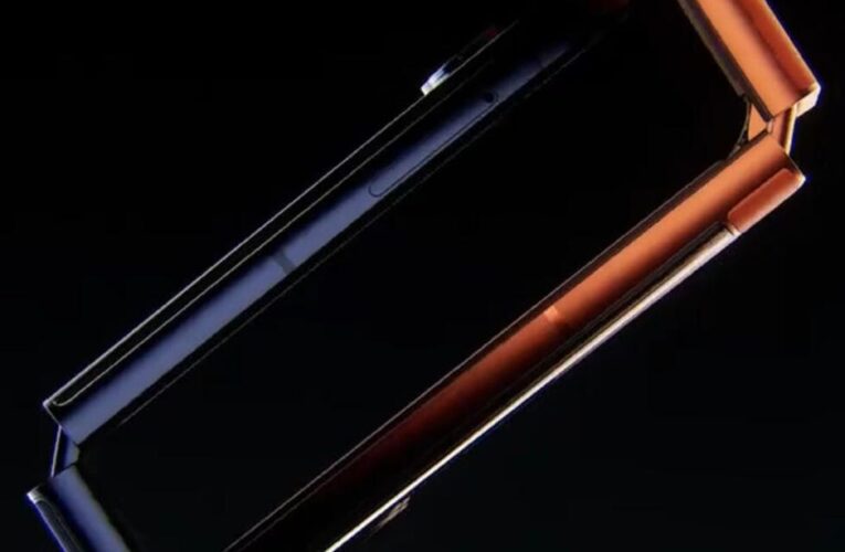 Motorola Teases Razr Flip-Phone Reveal for June 25     – CNET