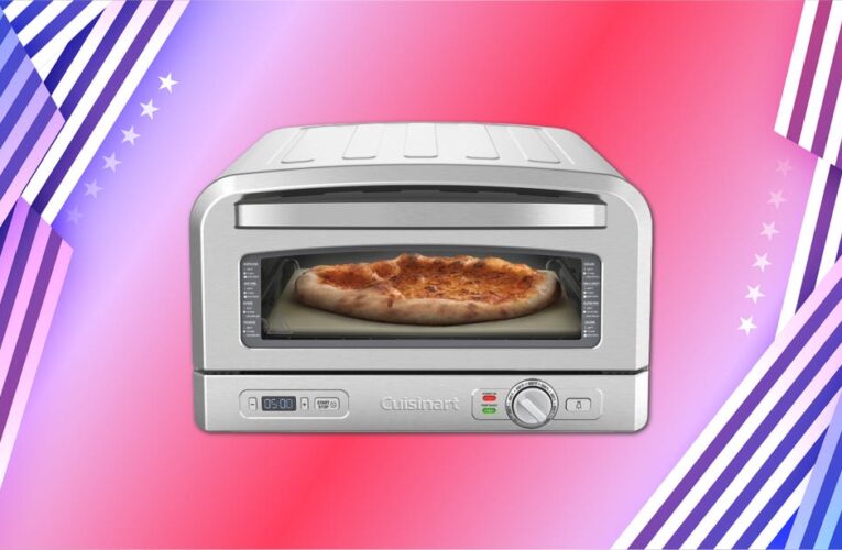 Enjoy Homemade Pizzas With the Cuisinart Indoor Pizza Oven at a 50% Discount