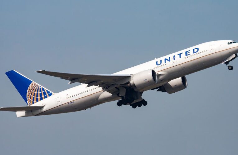 Free In-Flight Starlink Wi-Fi Coming to More Than 1,000 United Planes