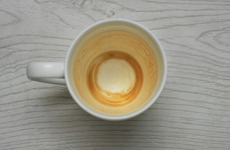 Why All Your Cups Have Lingering Coffee Stains (and How to Get Rid of Them)