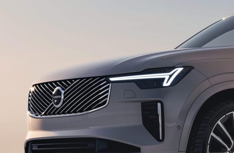 Meet the Updated 2025 Volvo XC90 Plug-In Hybrid SUV