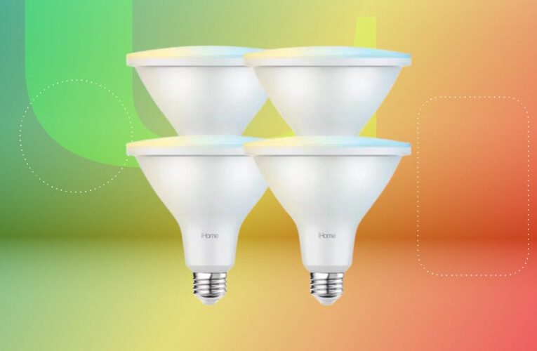 Get 4 Smart Bulbs for Just $10 With This Excellent Deal